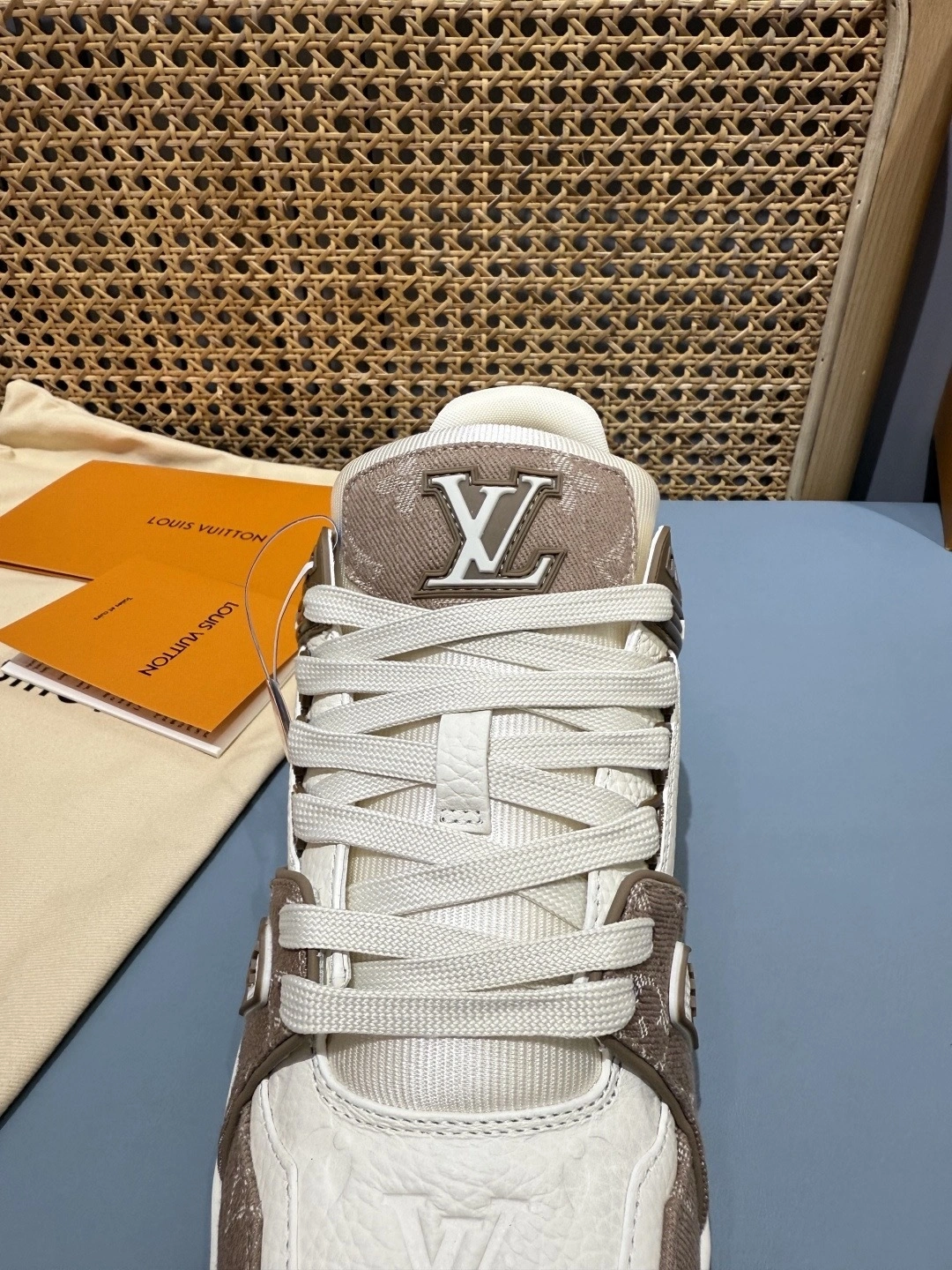 OOBB- 8V 1AJCKN 1AJAGZ Trainer cowhide item:F-X430A1625
