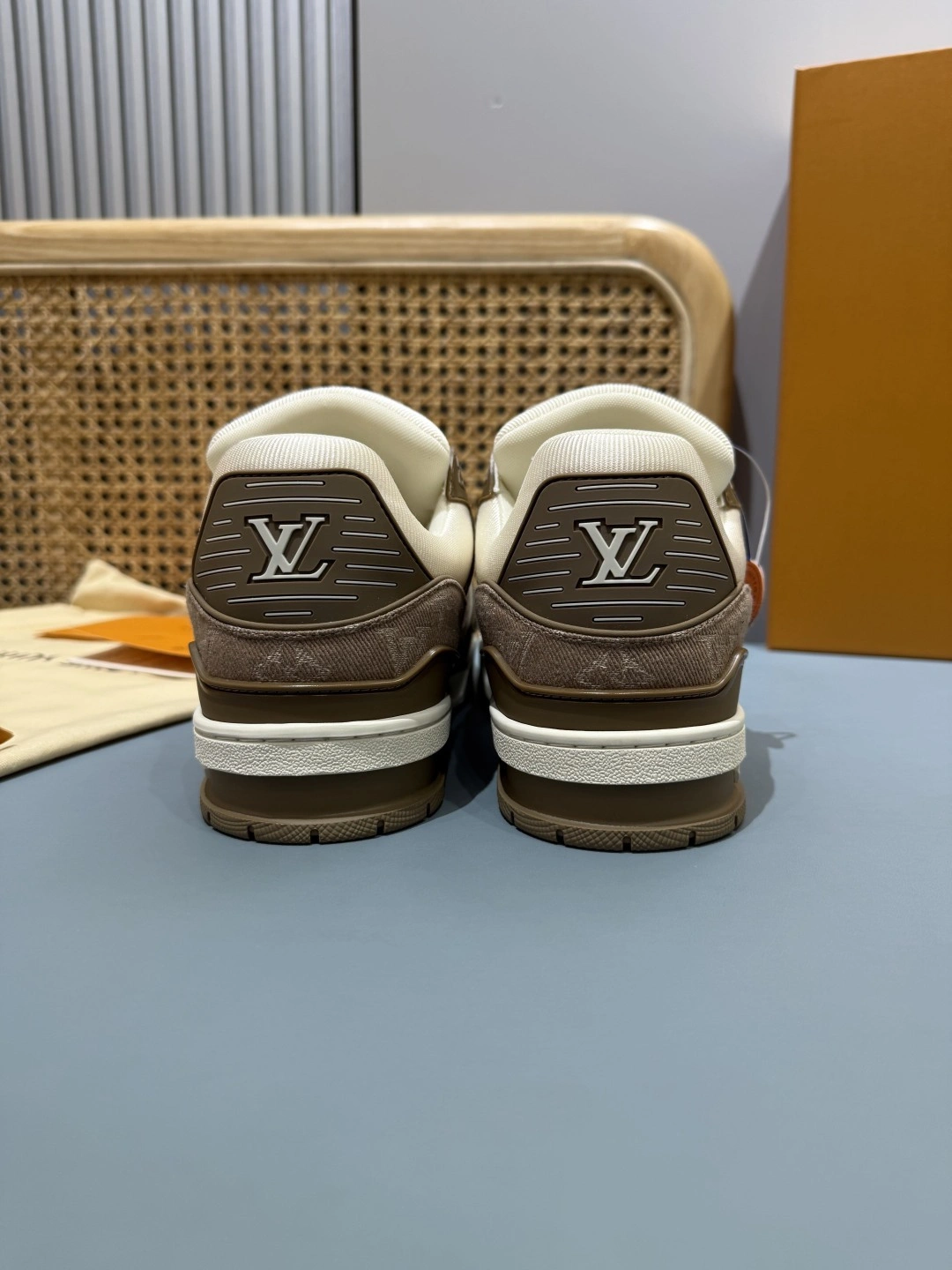 OOBB- 8V 1AJCKN 1AJAGZ Trainer cowhide item:F-X430A1625