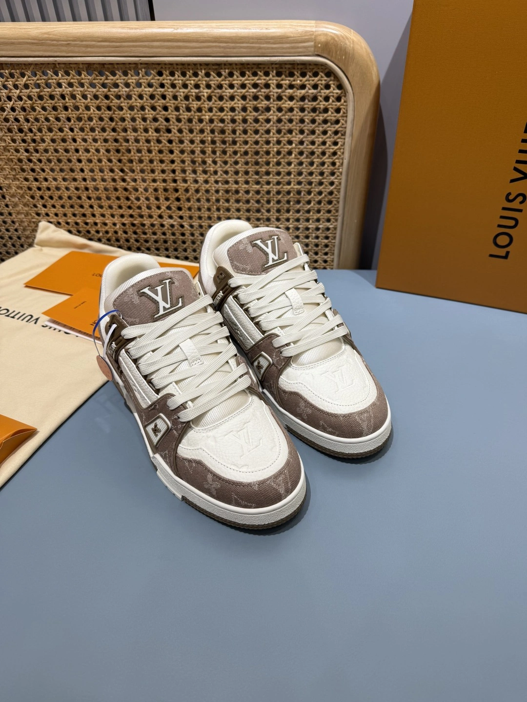OOBB- 8V 1AJCKN 1AJAGZ Trainer cowhide item:F-X430A1625