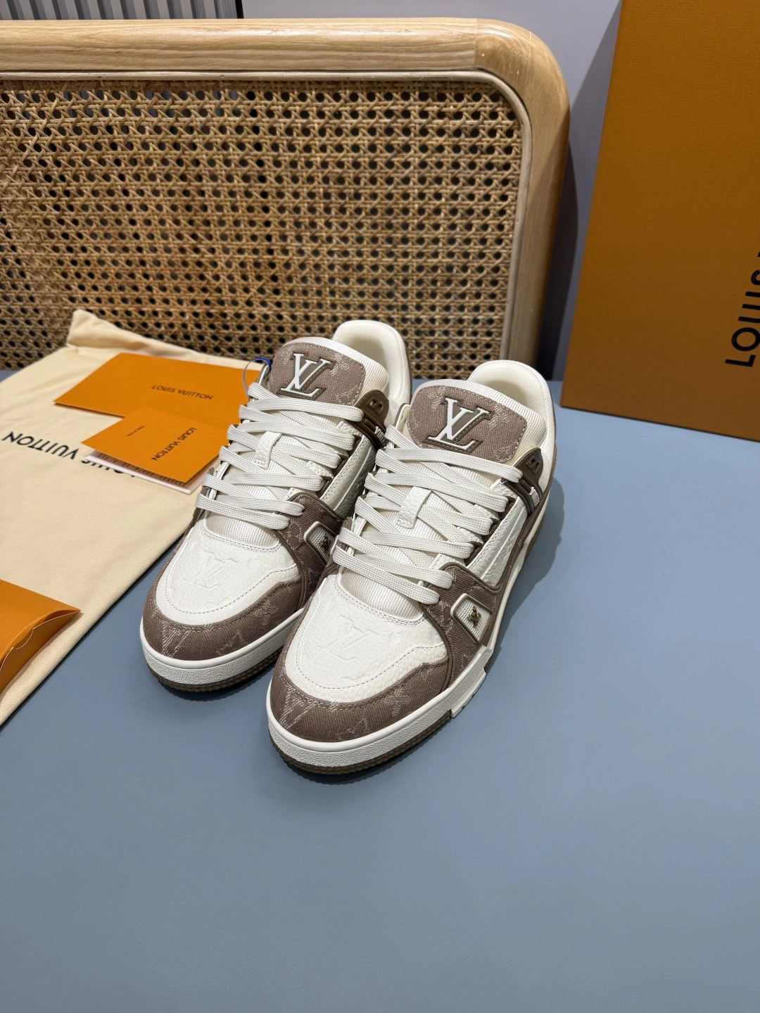 OOBB- 8V 1AJCKN 1AJAGZ Trainer cowhide item:F-X430A1625
