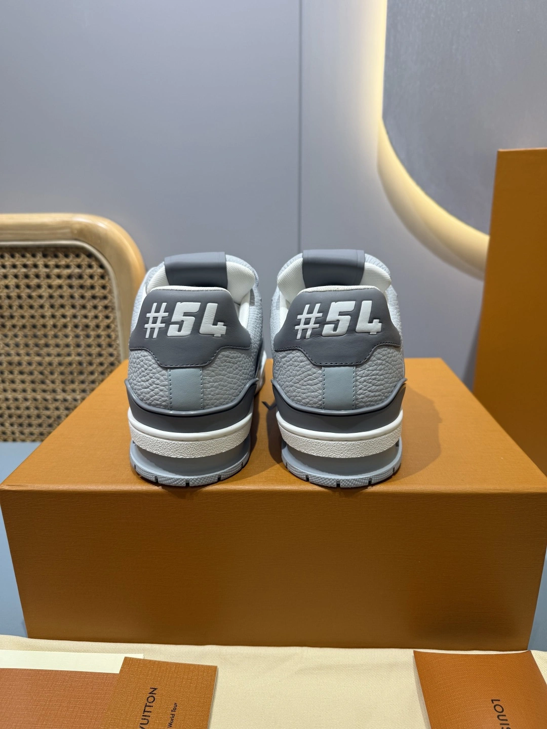 OOBB- 8V 1AJCYY cowhide Trainer item:F-X430A2218B