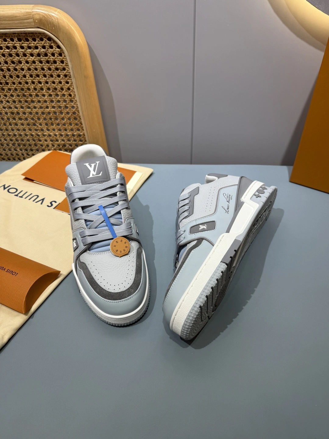OOBB- 8V 1AJCYY cowhide Trainer item:F-X430A2218B