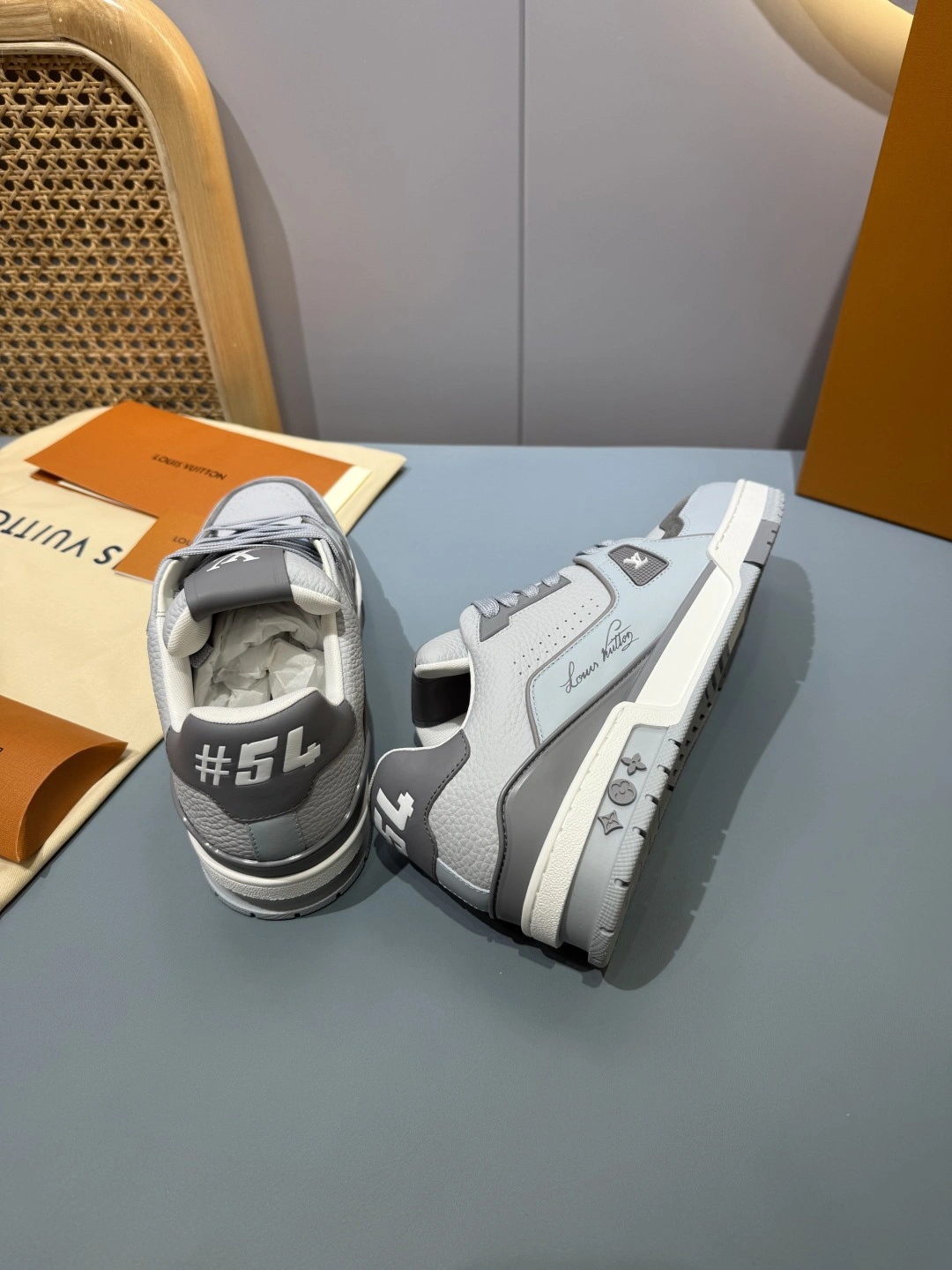 OOBB- 8V 1AJCYY cowhide Trainer item:F-X430A2218B