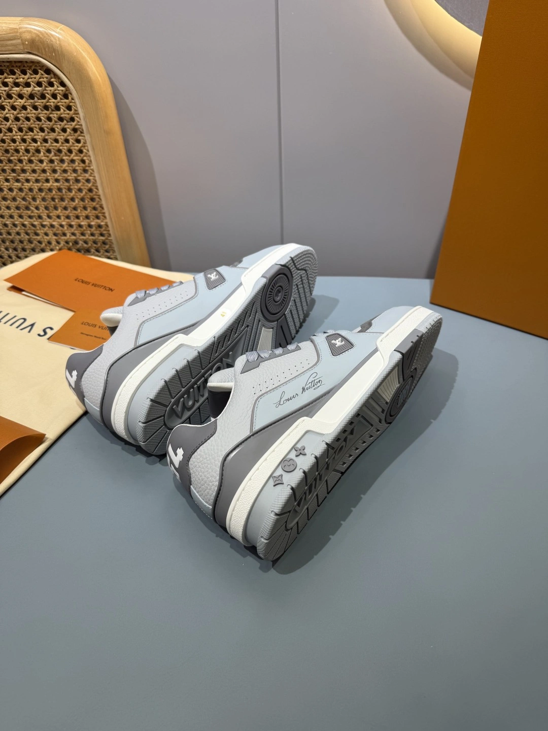 OOBB- 8V 1AJCYY cowhide Trainer item:F-X430A2218B