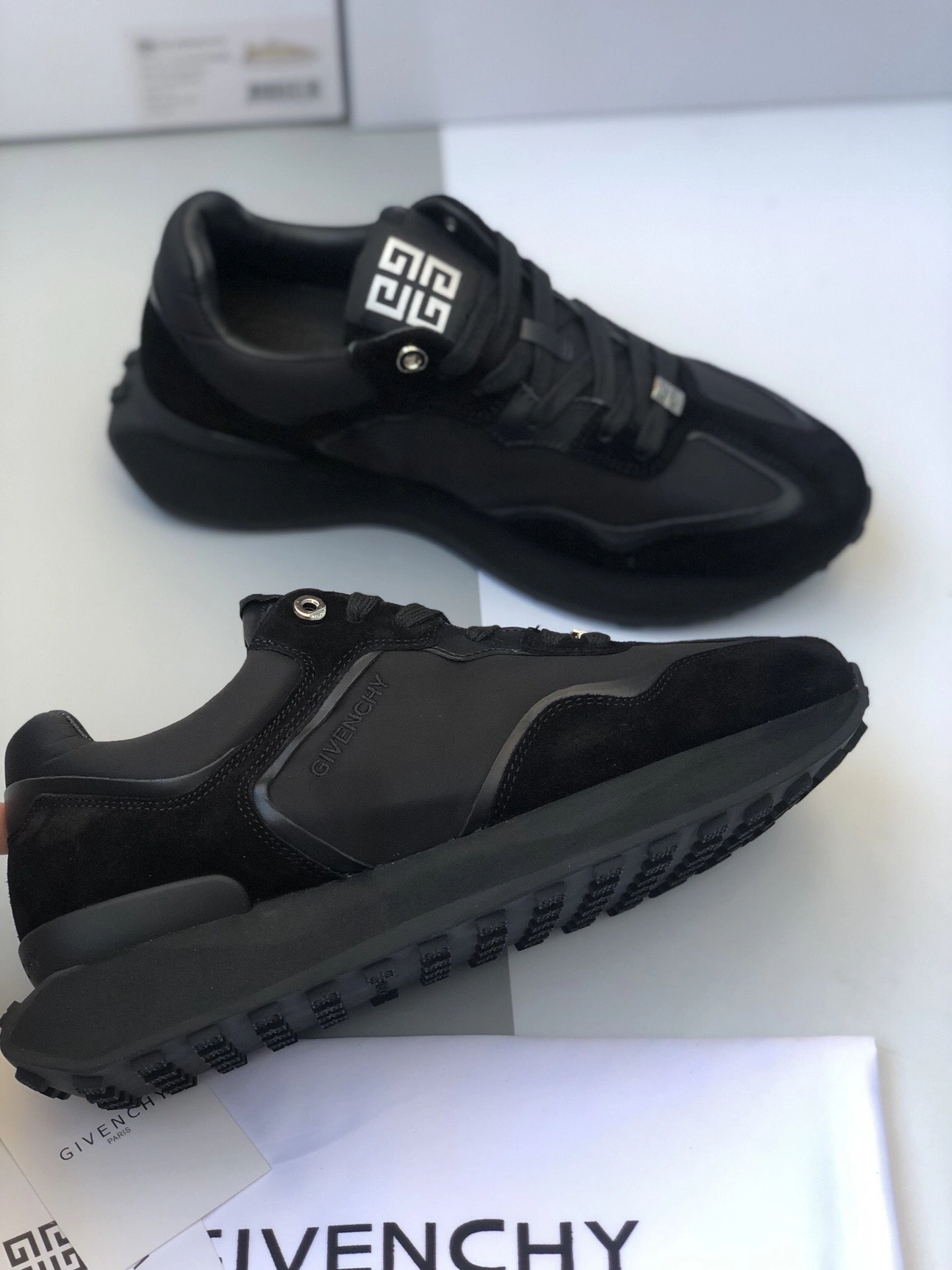 OOBB- BH005CH0VU-001 Runner item:B-X185E2621