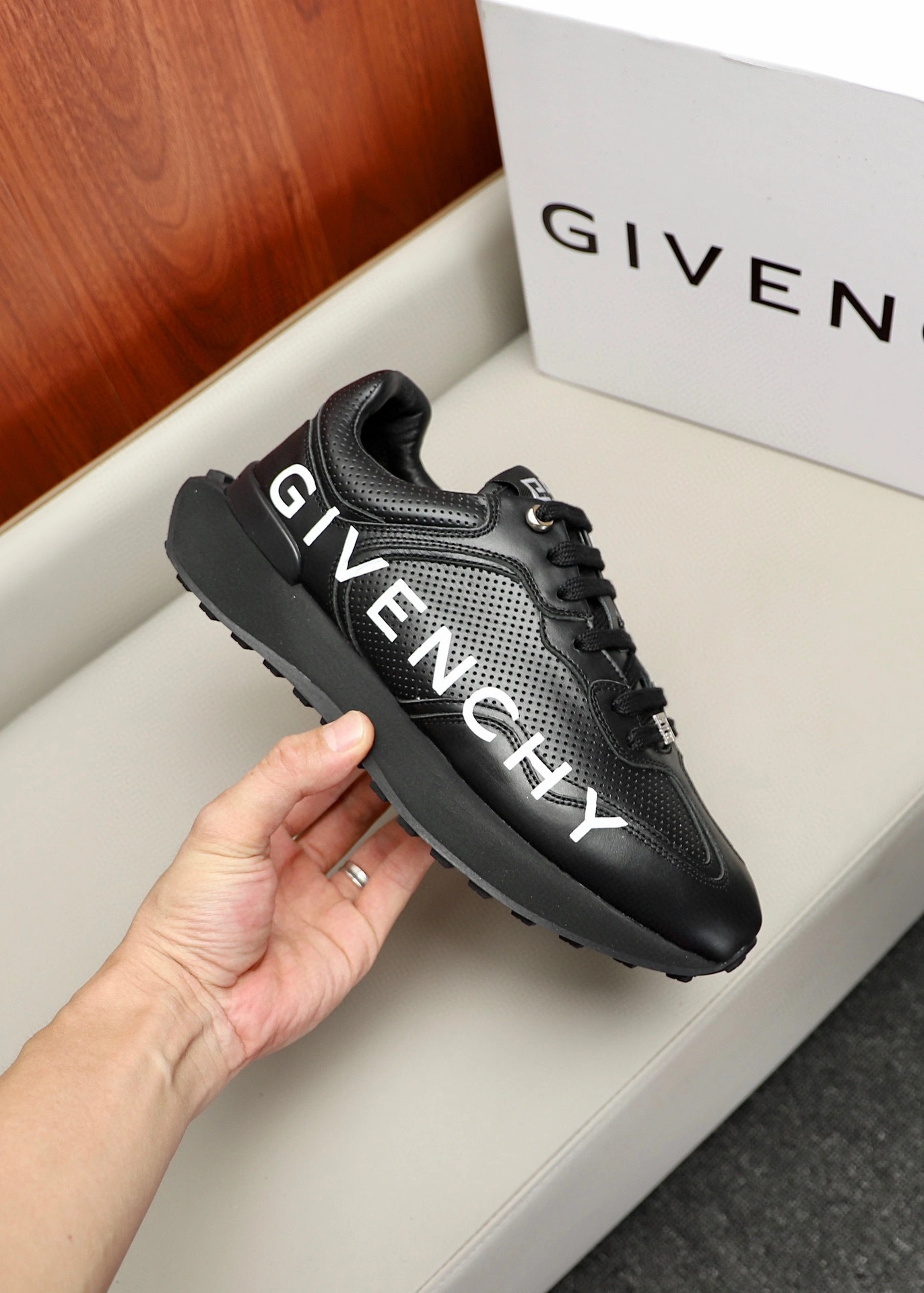 OOBB- BH005CH16G-001 Runner cowhide item：B-X301F0366C