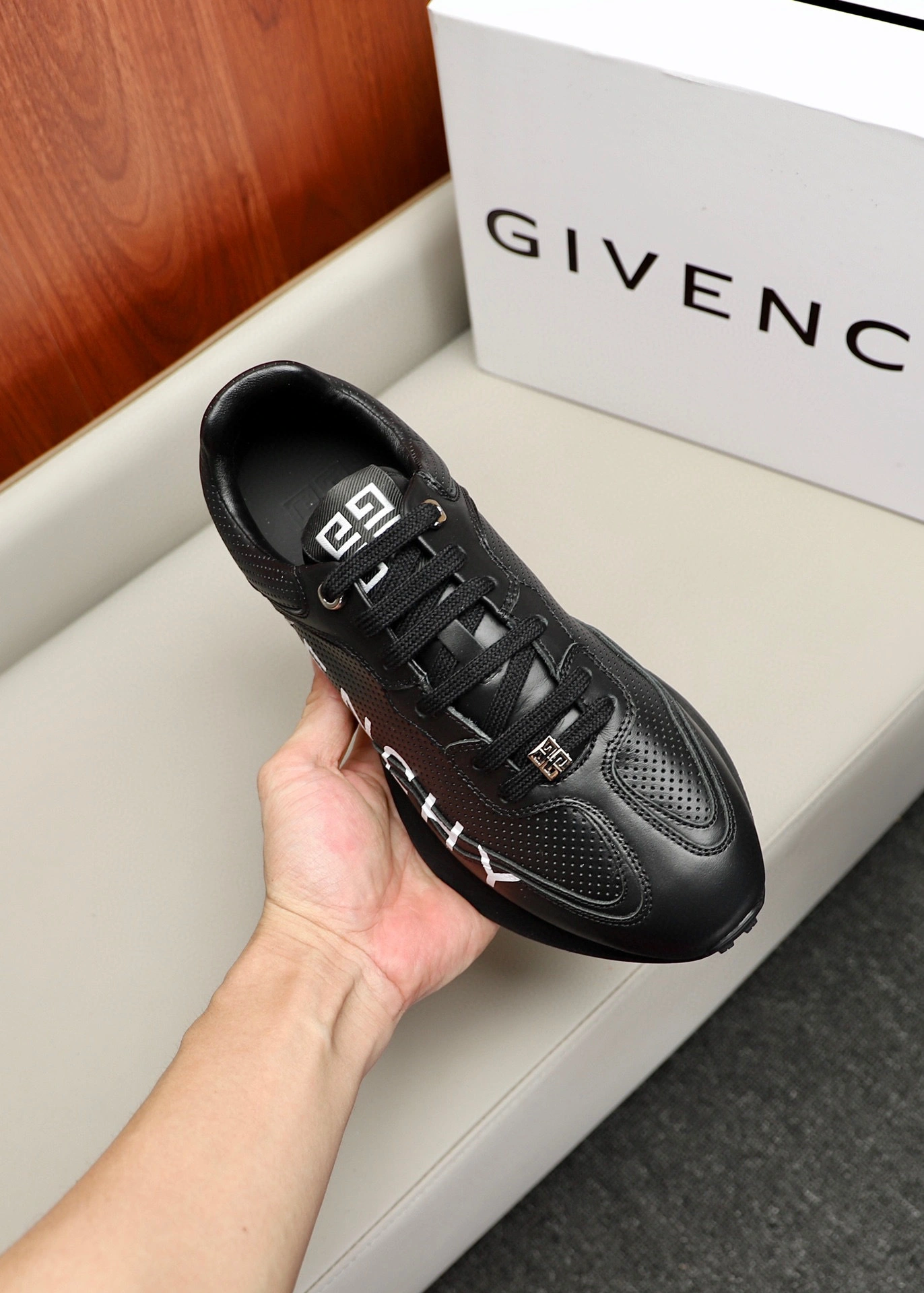 OOBB- BH005CH16G-001 Runner cowhide item：B-X301F0366C