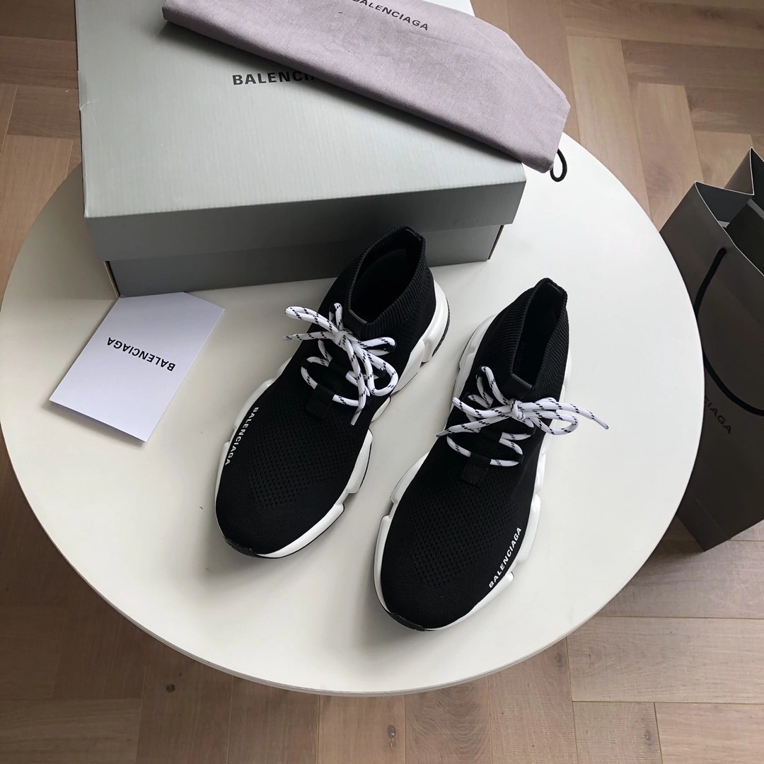 &OOBB- Balenciaga 562159W1HP01000 item : A-X230J1030L