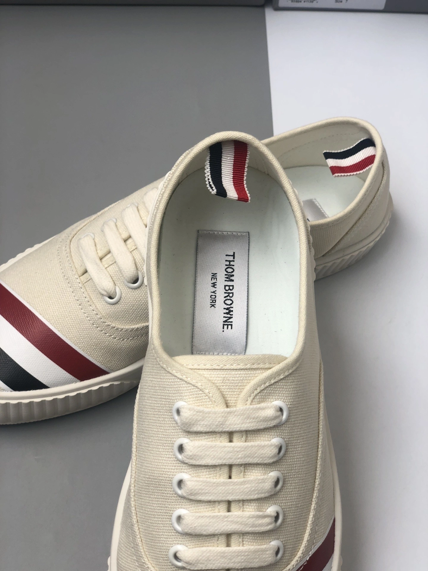OOBB- MFD201A06555114 THOM BROWNE TB RWB item:B-X185E2627