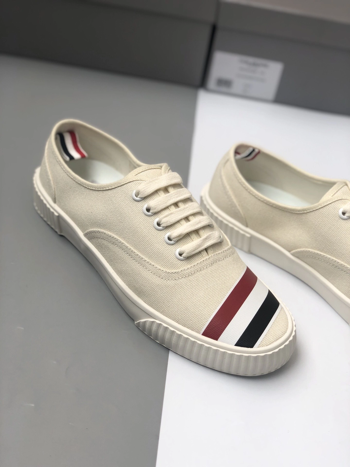OOBB- MFD201A06555114 THOM BROWNE TB RWB item:B-X185E2627