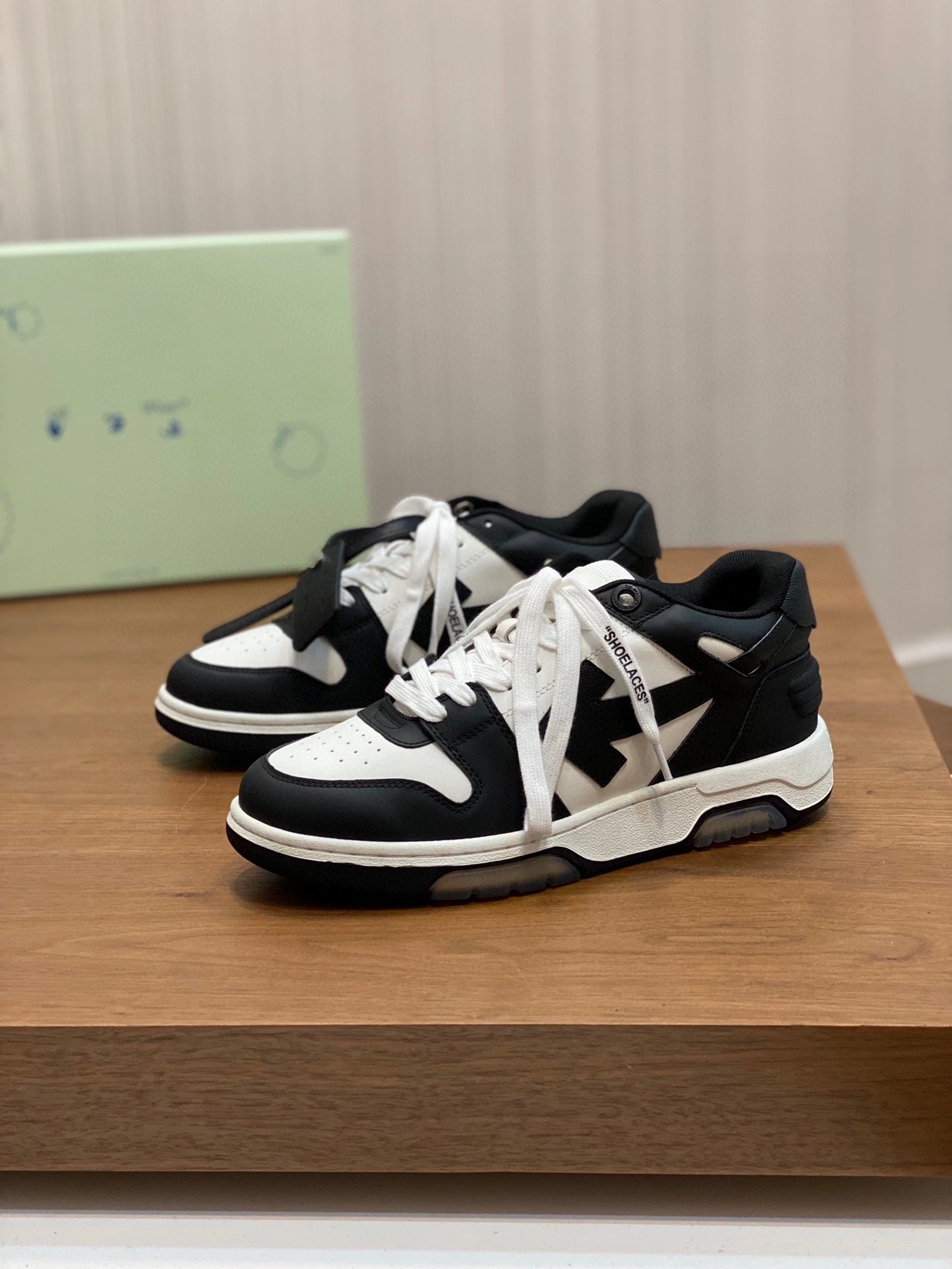 OOBB- OMlA1SS22LEA0010110 Calfskin item:D-X032C0630
