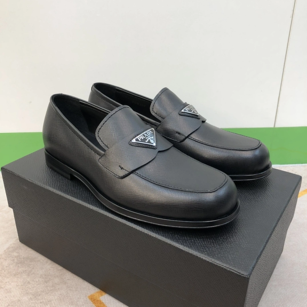 OOBB- Pr141 2DB180_3E0N_F0002 Calfskin item:F-X230A2227B