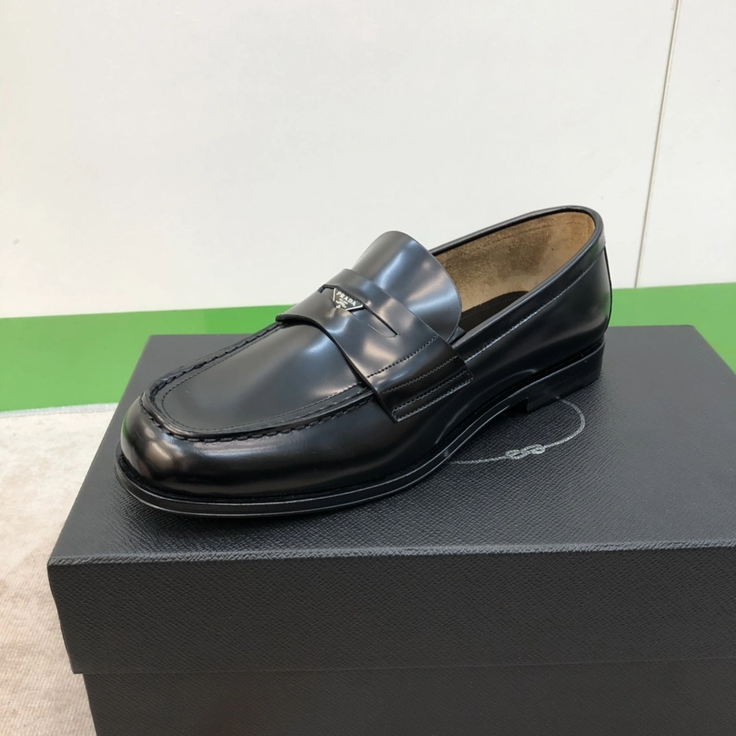 OOBB- Pr141 2DB201_055_F0002 Calfskin item:F-X230A2225B