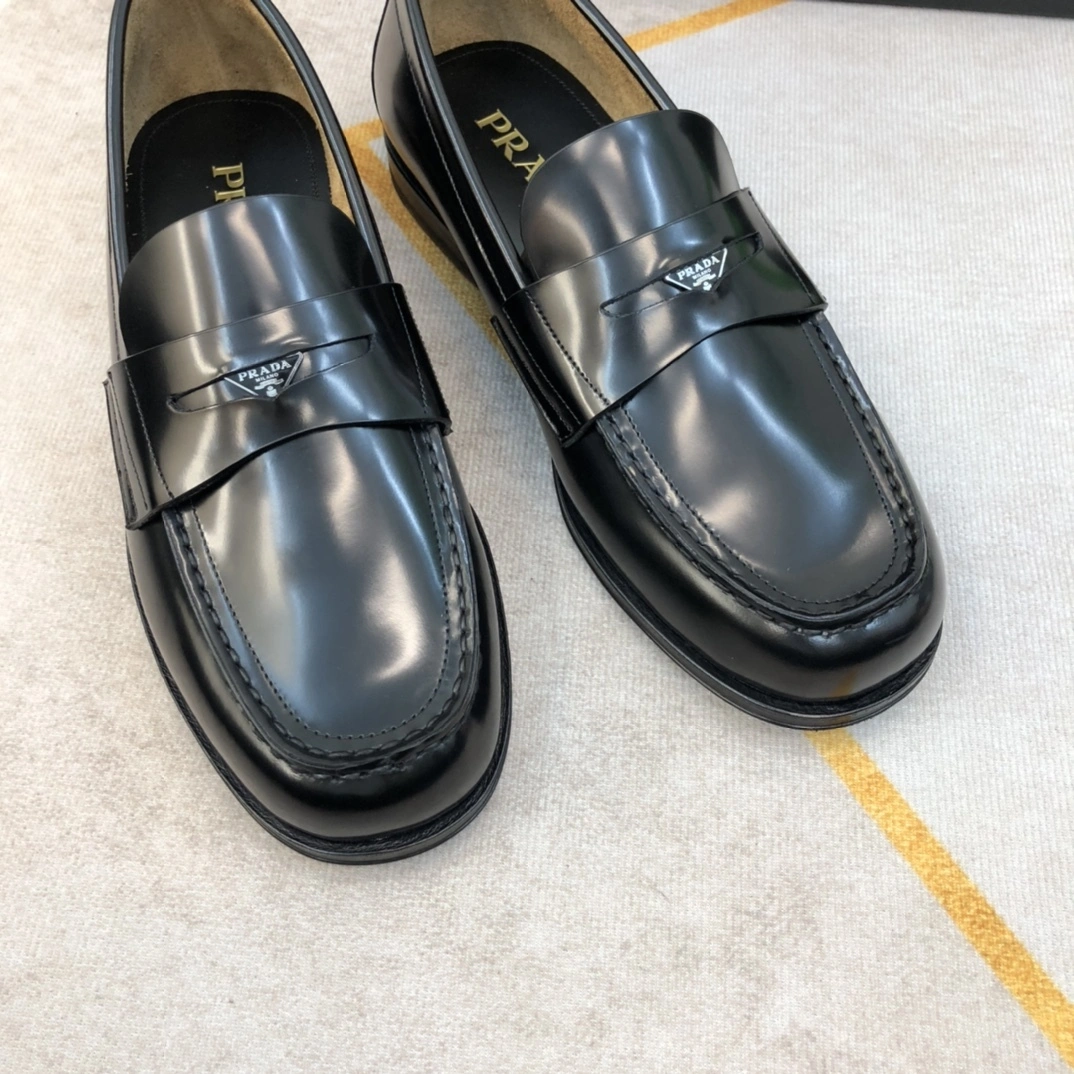 OOBB- Pr141 2DB201_055_F0002 Calfskin item:F-X230A2225B