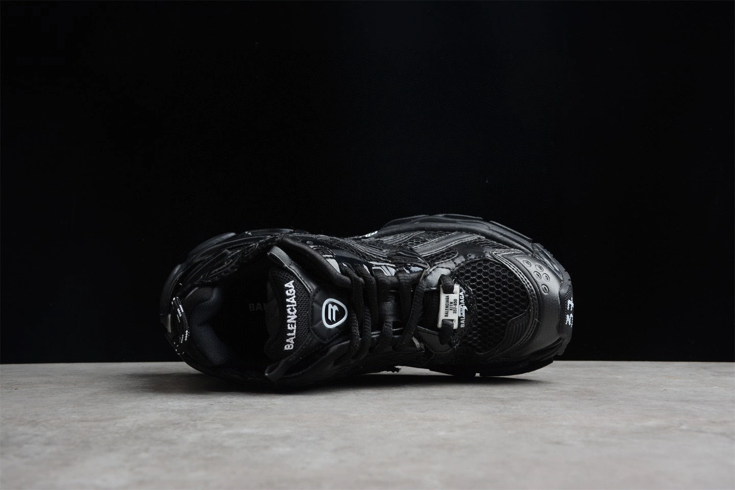 &OOBB- Runner item : A-X349J9843T