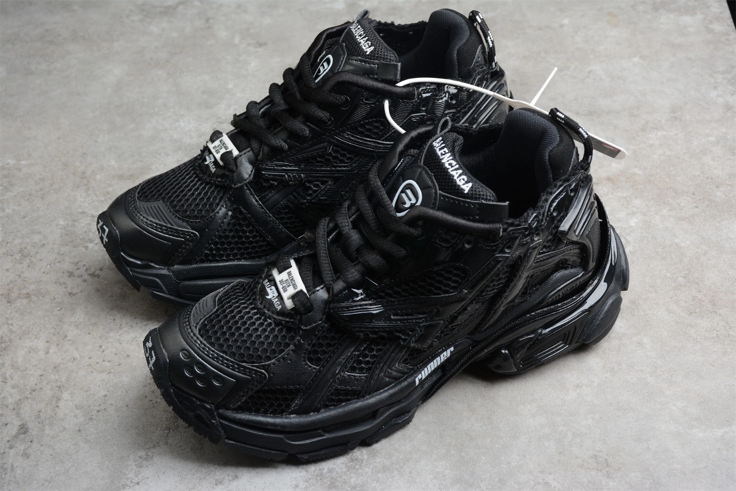 &OOBB- Runner item : A-X349J9843T