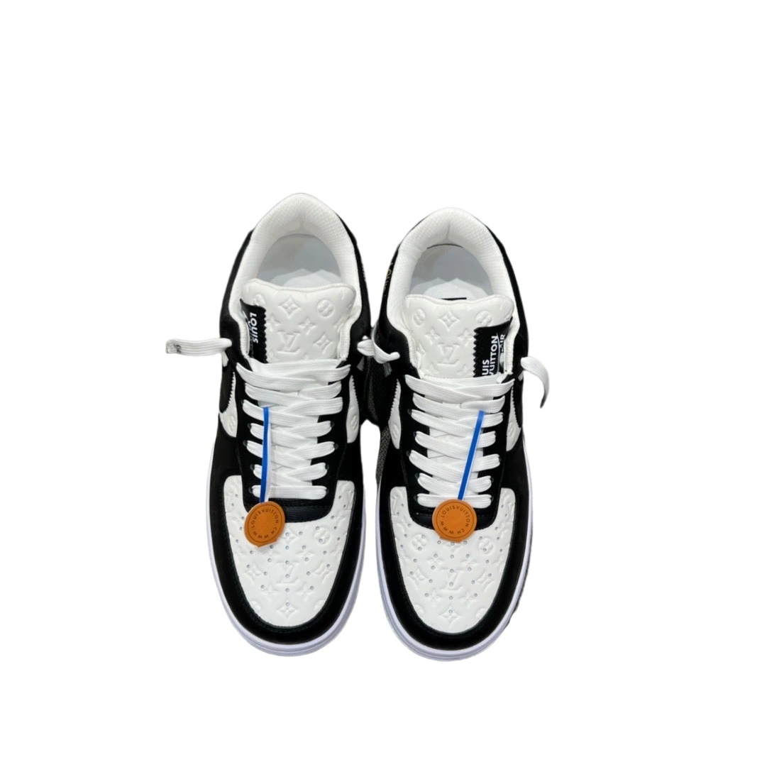 OOBB — THE TEN Swoosh item:C-X158C0694