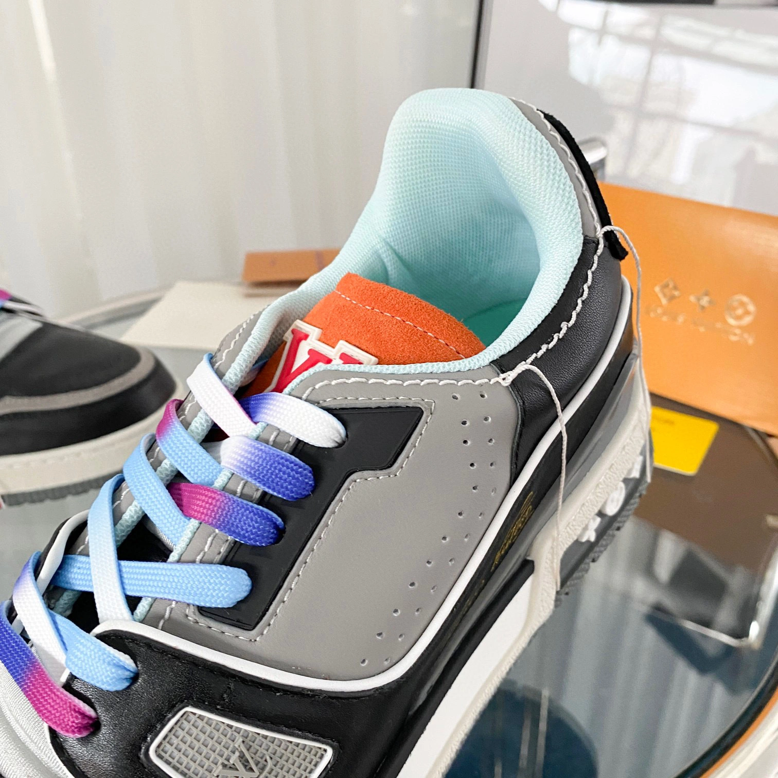 &OOBB- Trainer 1A8QAN item:B-X430L2001