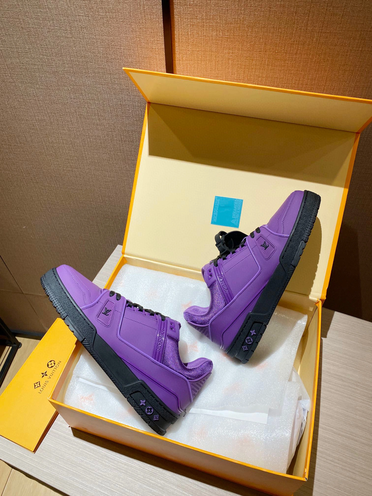OOBB- Trainer 1A9FJM item:B-X430L2004