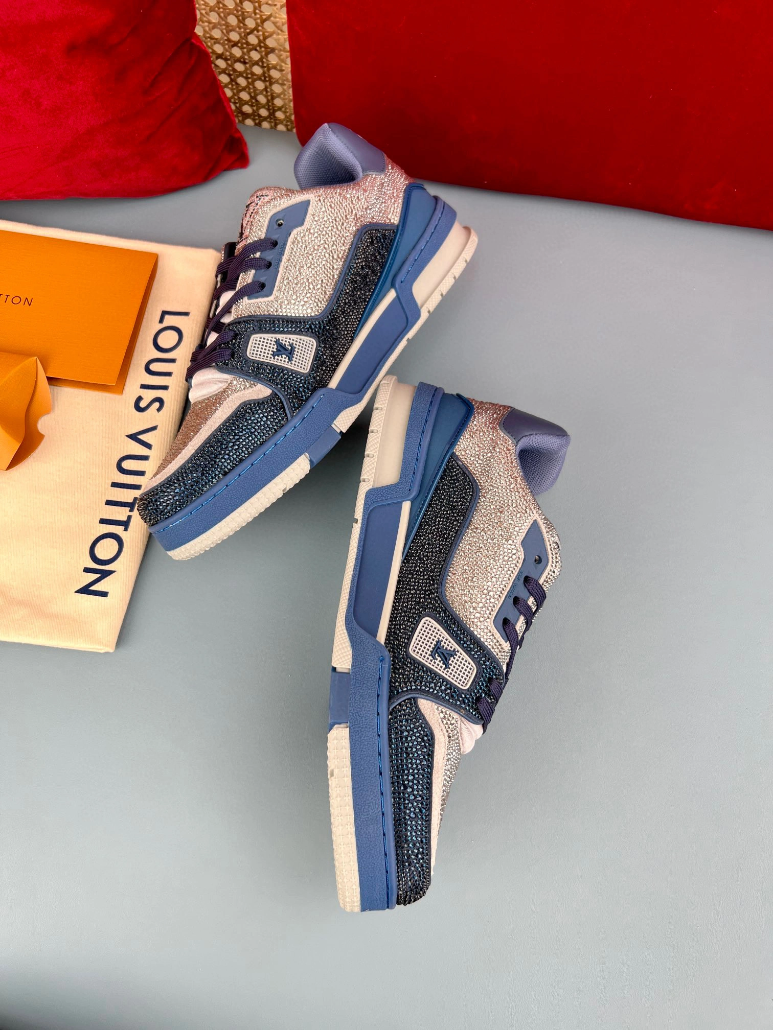 OOBB- Trainer 1AA6QZ item:B-X430L2013