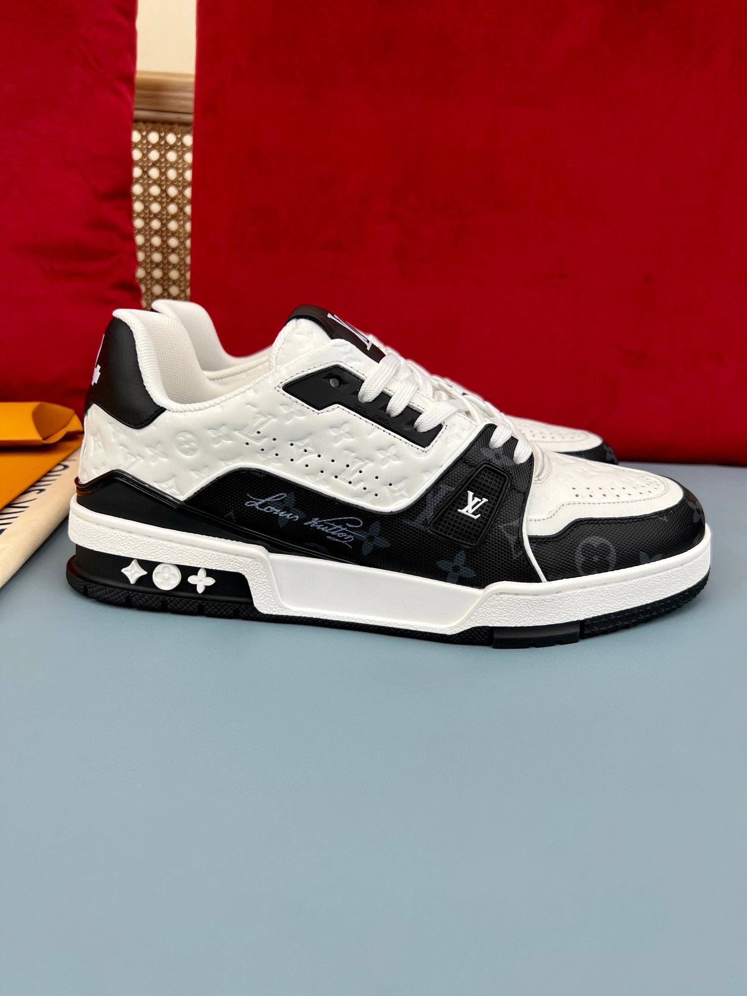 &OOBB- Trainer 1AANED item:B-X430L2003