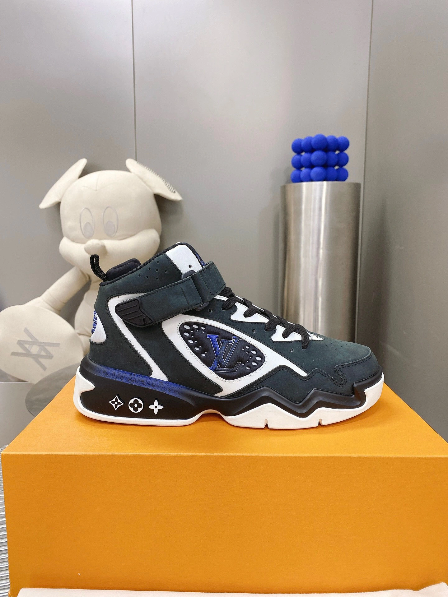 OOBB- Trainer 2 item:B-X198J2126