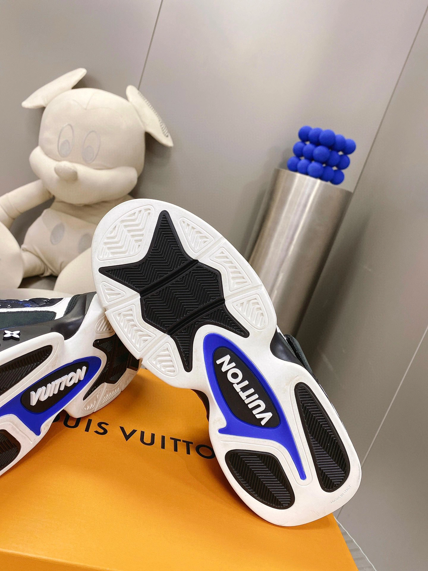 OOBB- Trainer 2 item:B-X198J2126