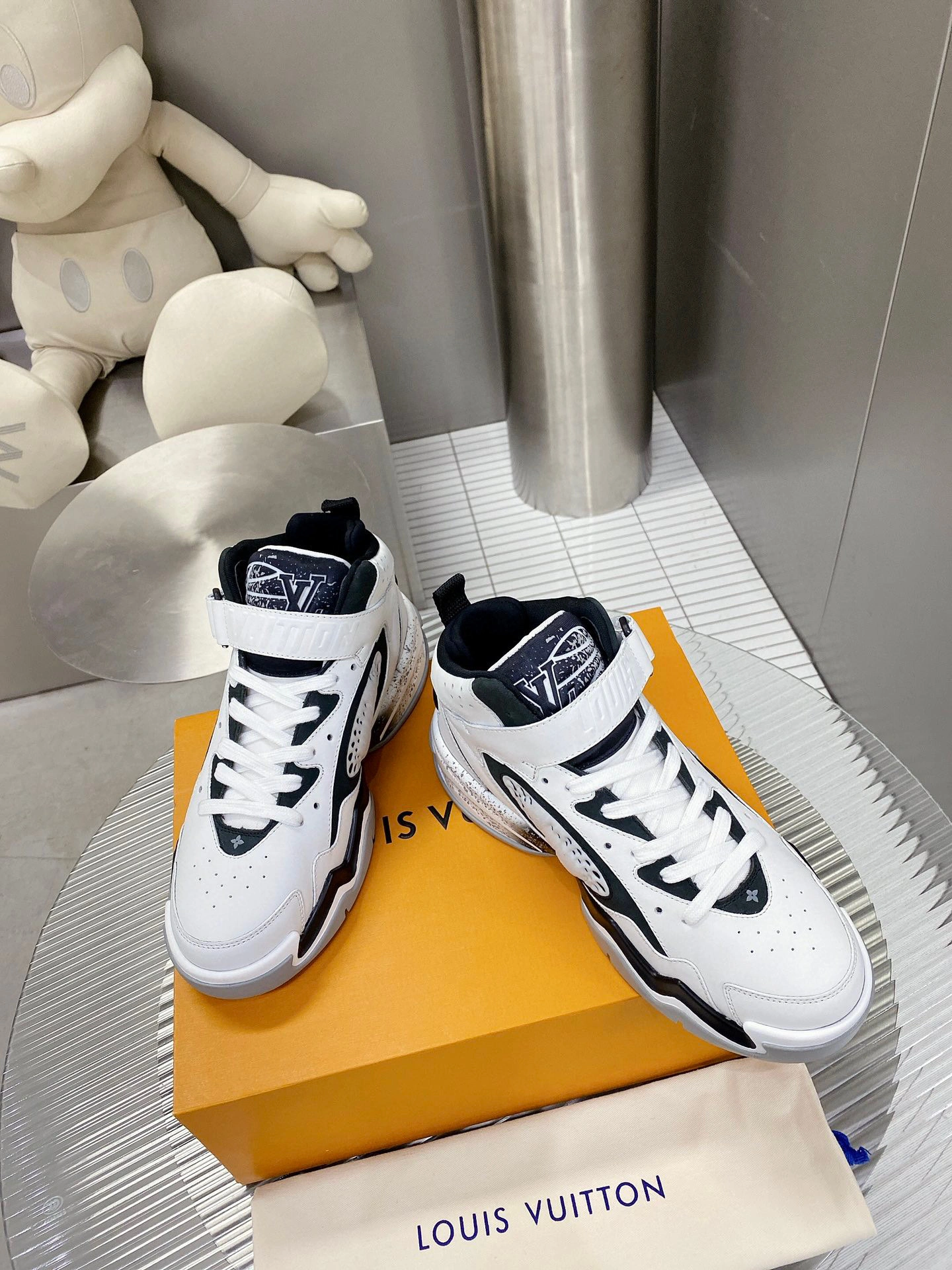 OOBB- Trainer 2 item:B-X198J2127