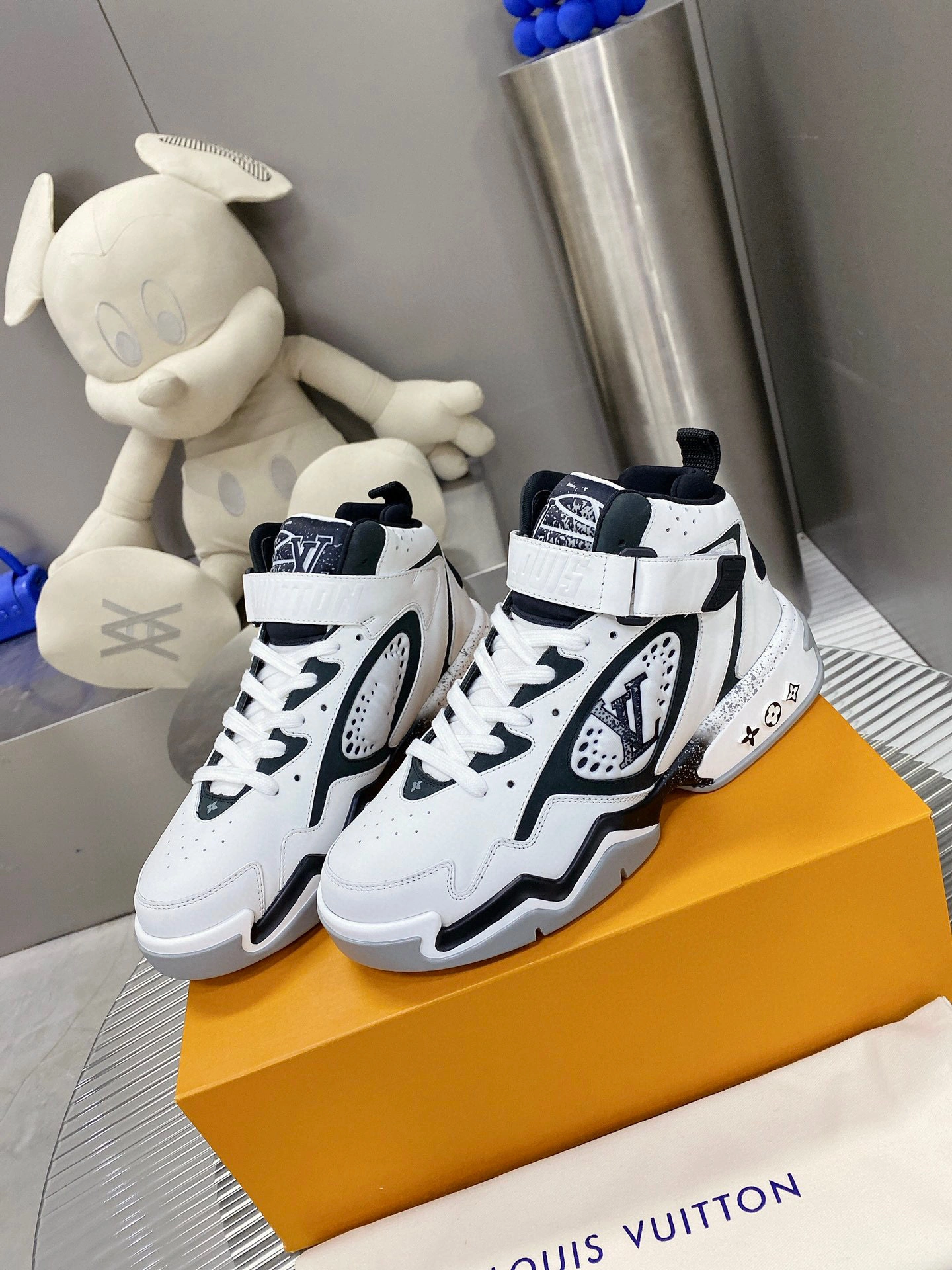 OOBB- Trainer 2 item:B-X198J2127