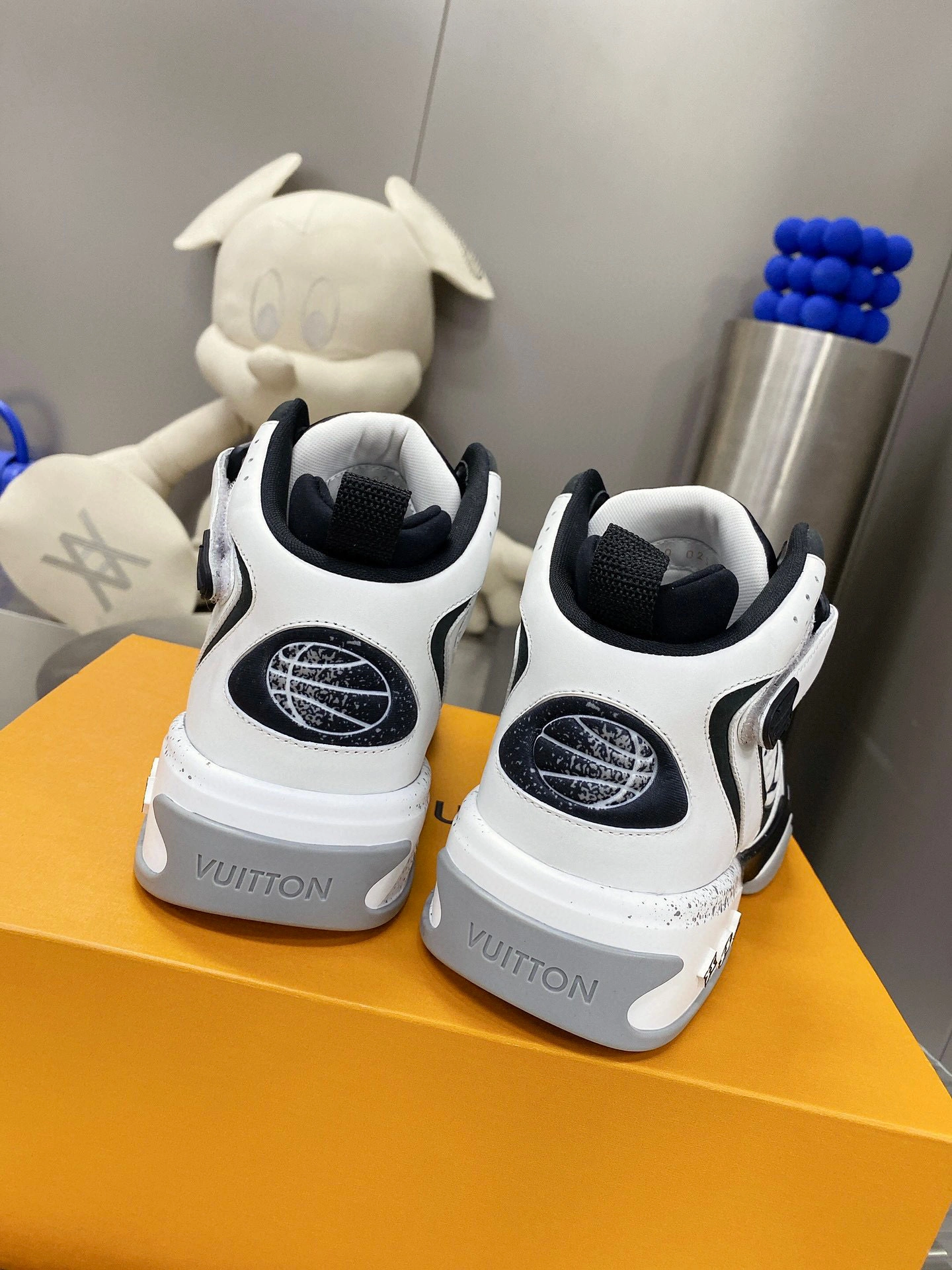 OOBB- Trainer 2 item:B-X198J2127