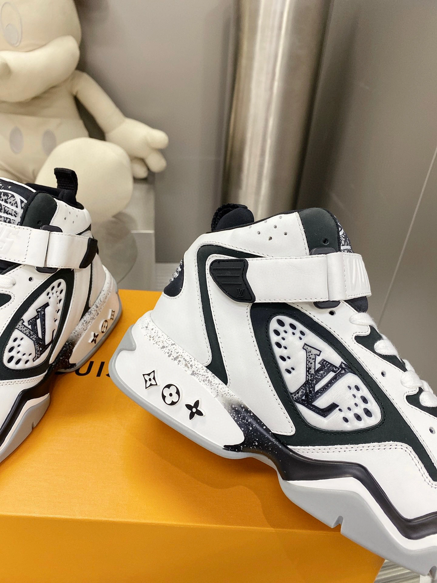 OOBB- Trainer 2 item:B-X198J2127