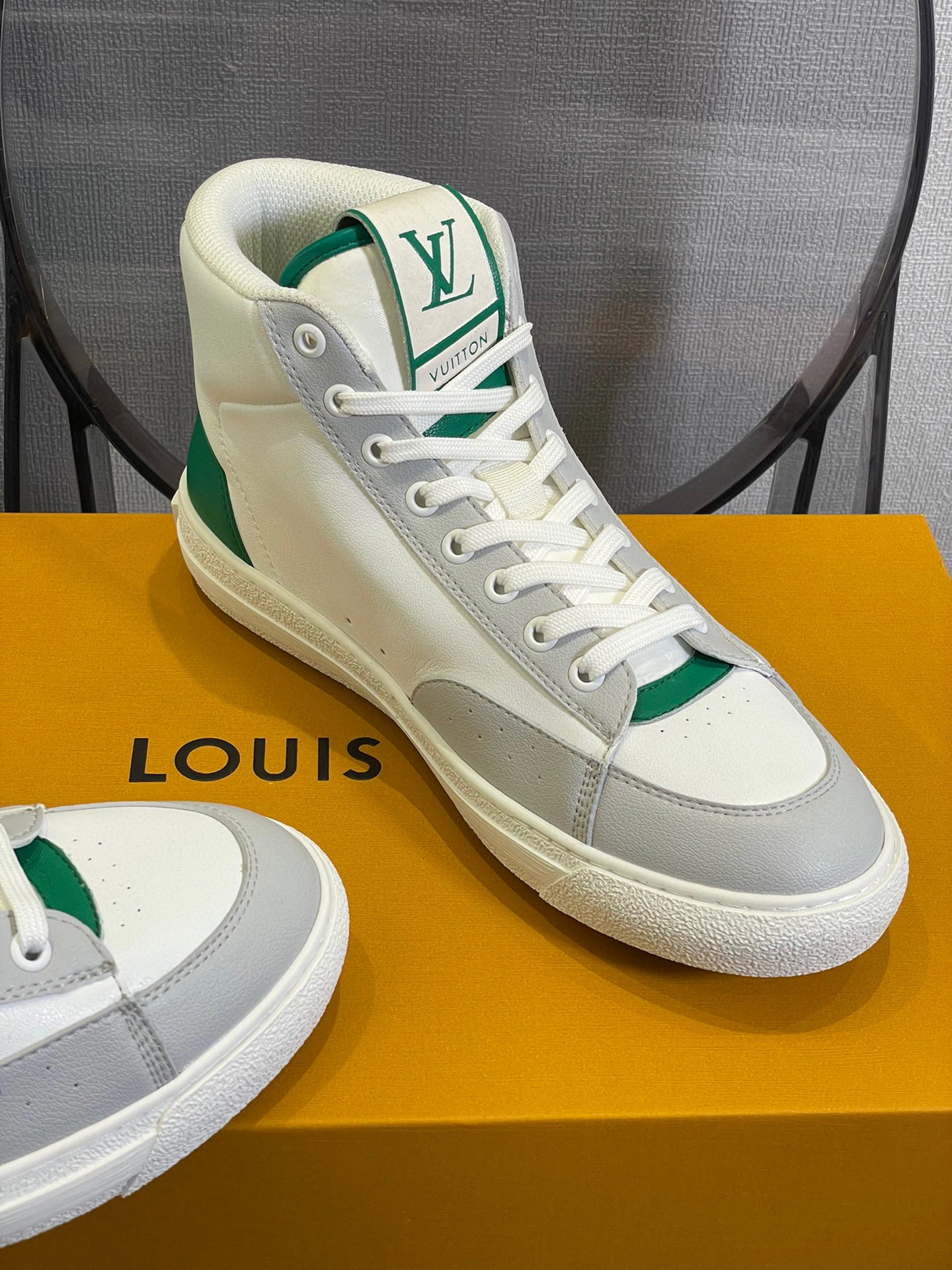 OOBB--charlie Calfskin item : B-X037B1314L