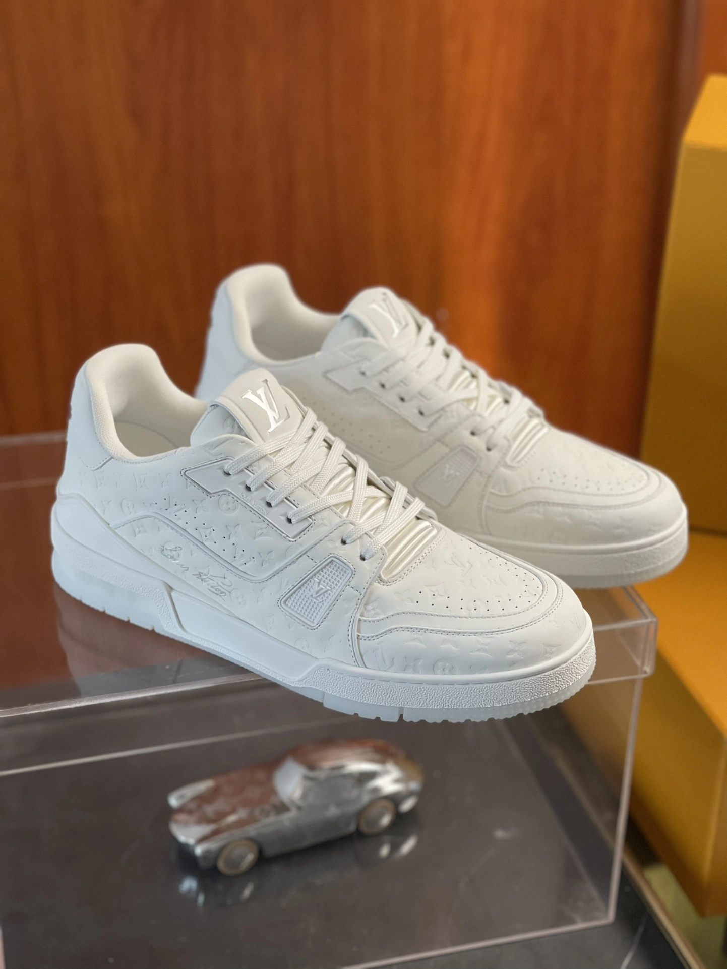 &OOBB— 2022TRAINER item:C-X158B1611