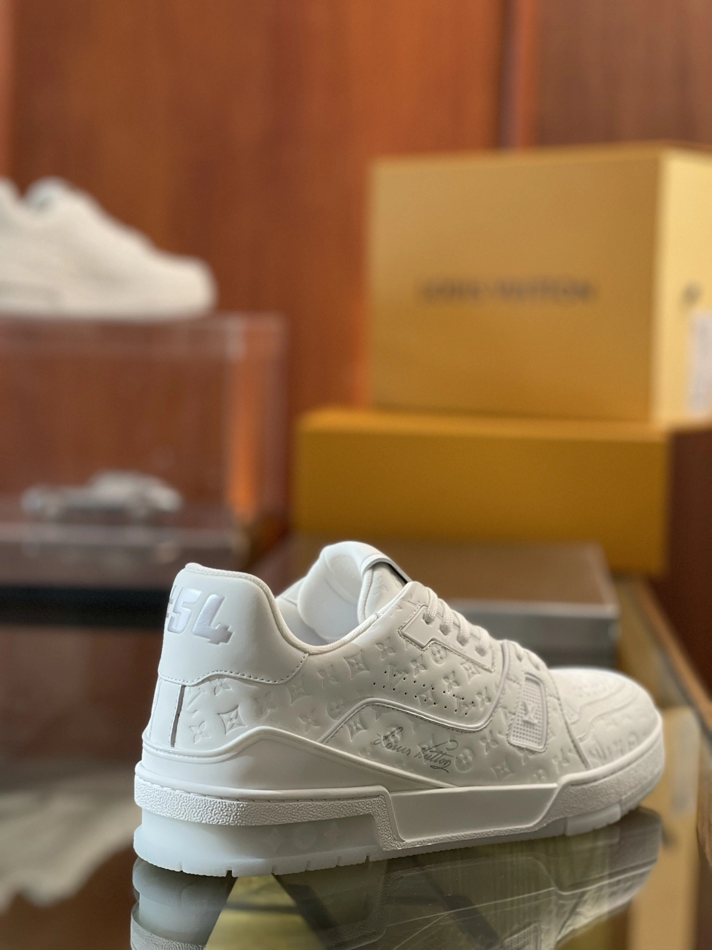 &OOBB— 2022TRAINER item:C-X158B1611