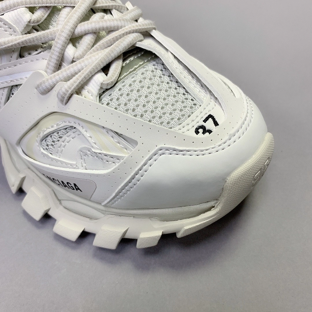 OOBB-542023W3FE31200 Track item:B-X000D1938H