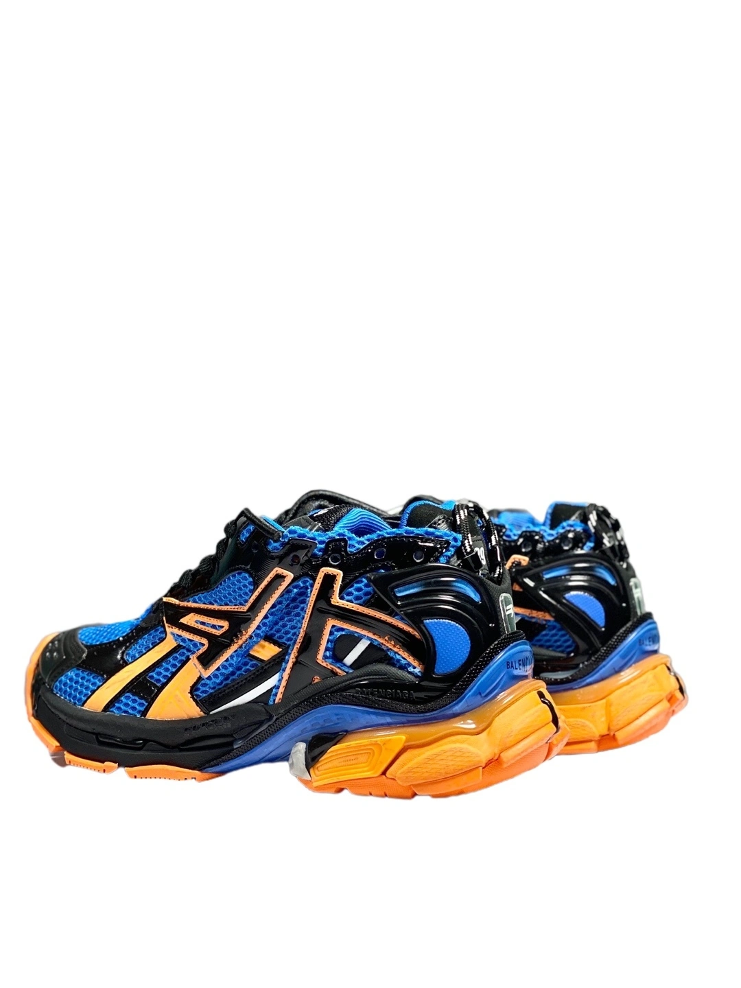 OOBB— 568615W2GN35164 -Runner Demna item:C-X000C0438