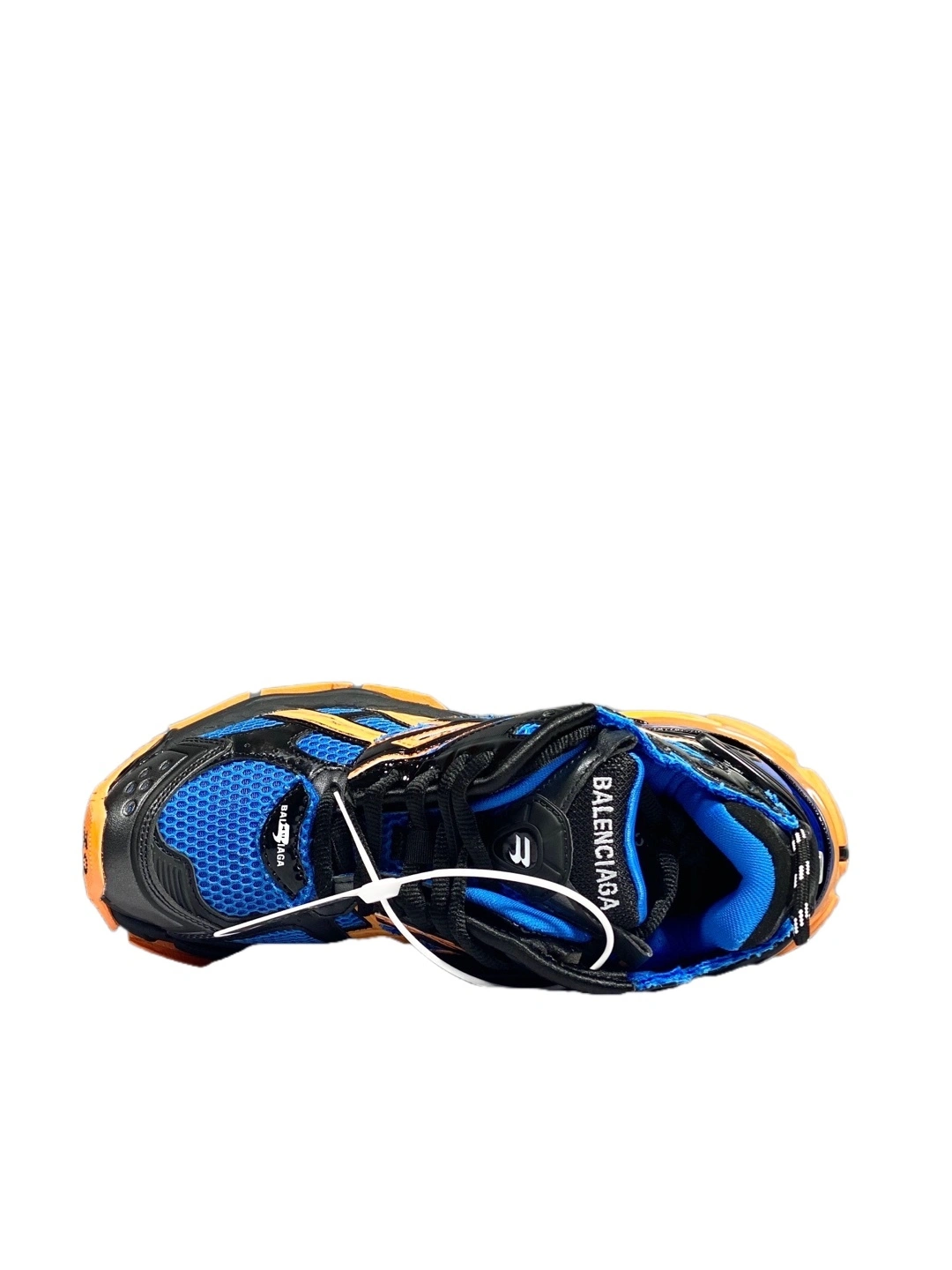 OOBB— 568615W2GN35164 -Runner Demna item:C-X000C0438