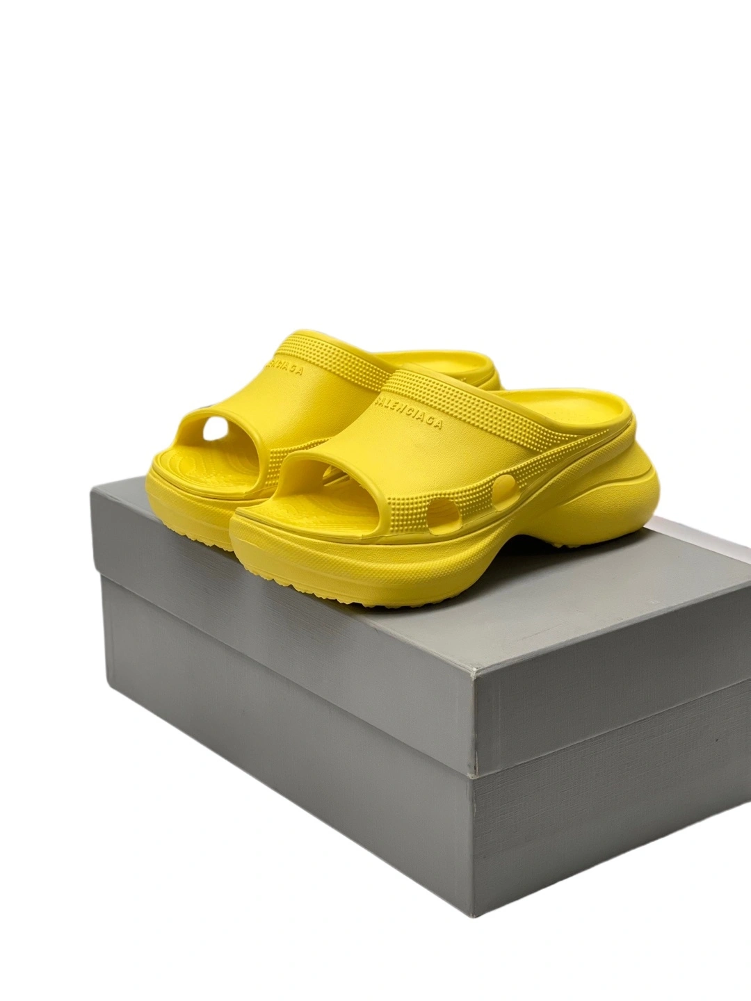 OOBB— 677389W1S8E7000 TPU item:C-X000C0307