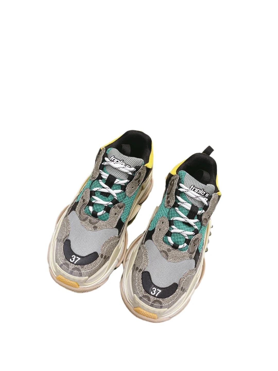 &OOBB— 681067 UMO20 9766 Triple S item:C-X158B2112