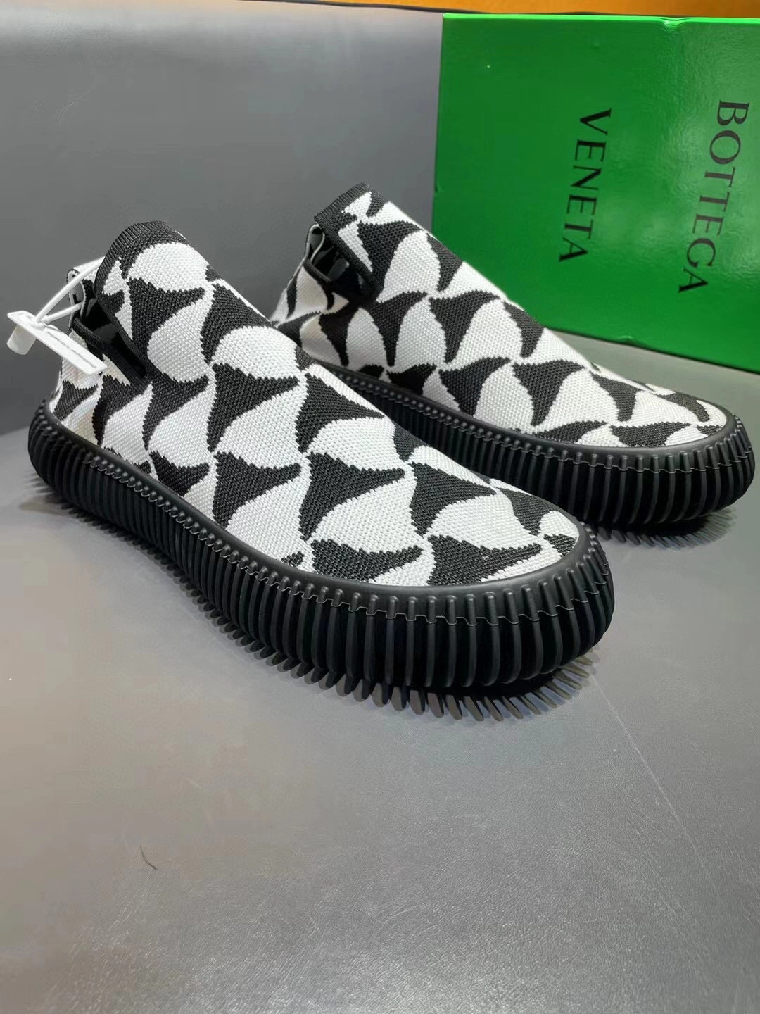 OOBB-Bottega Veneta 690123V1NW01486 item：B-X301E0229C