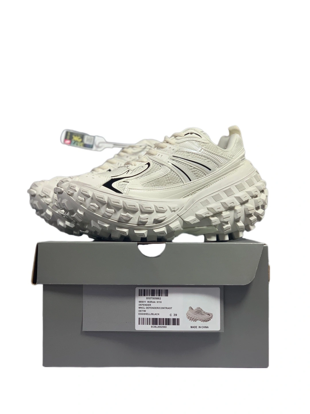 OOBB— Defender 685611W2RAA9110 item:C-X000C0404