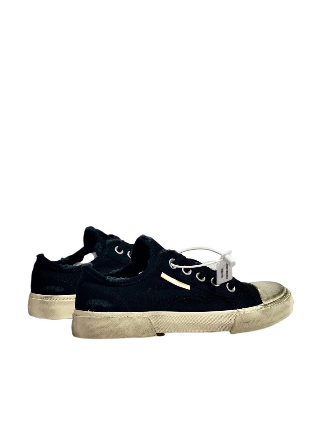 OOBB— Defender Rubber Platform Sneakers 685613W2RA61200 Defender item:C-X000C0401
