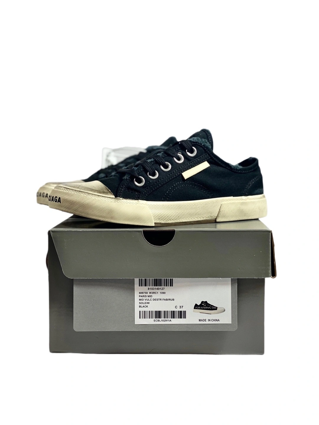 OOBB— Defender Rubber Platform Sneakers 685613W2RA61200 Defender item:C-X000C0401