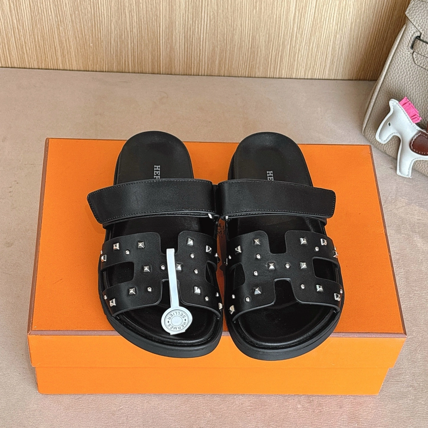 OOBB-H5r75s H251017Z 02 item：E-X555J3889
