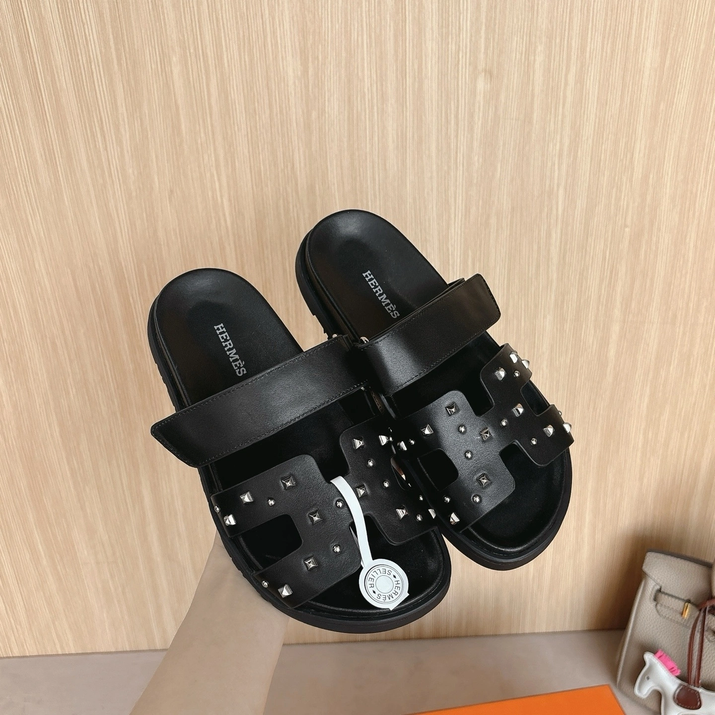OOBB-H5r75s H251017Z 02 item：E-X555J3889