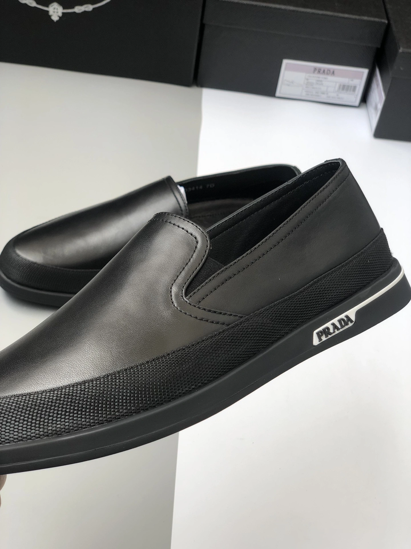 OOBB-Plume item:B-X185E2711