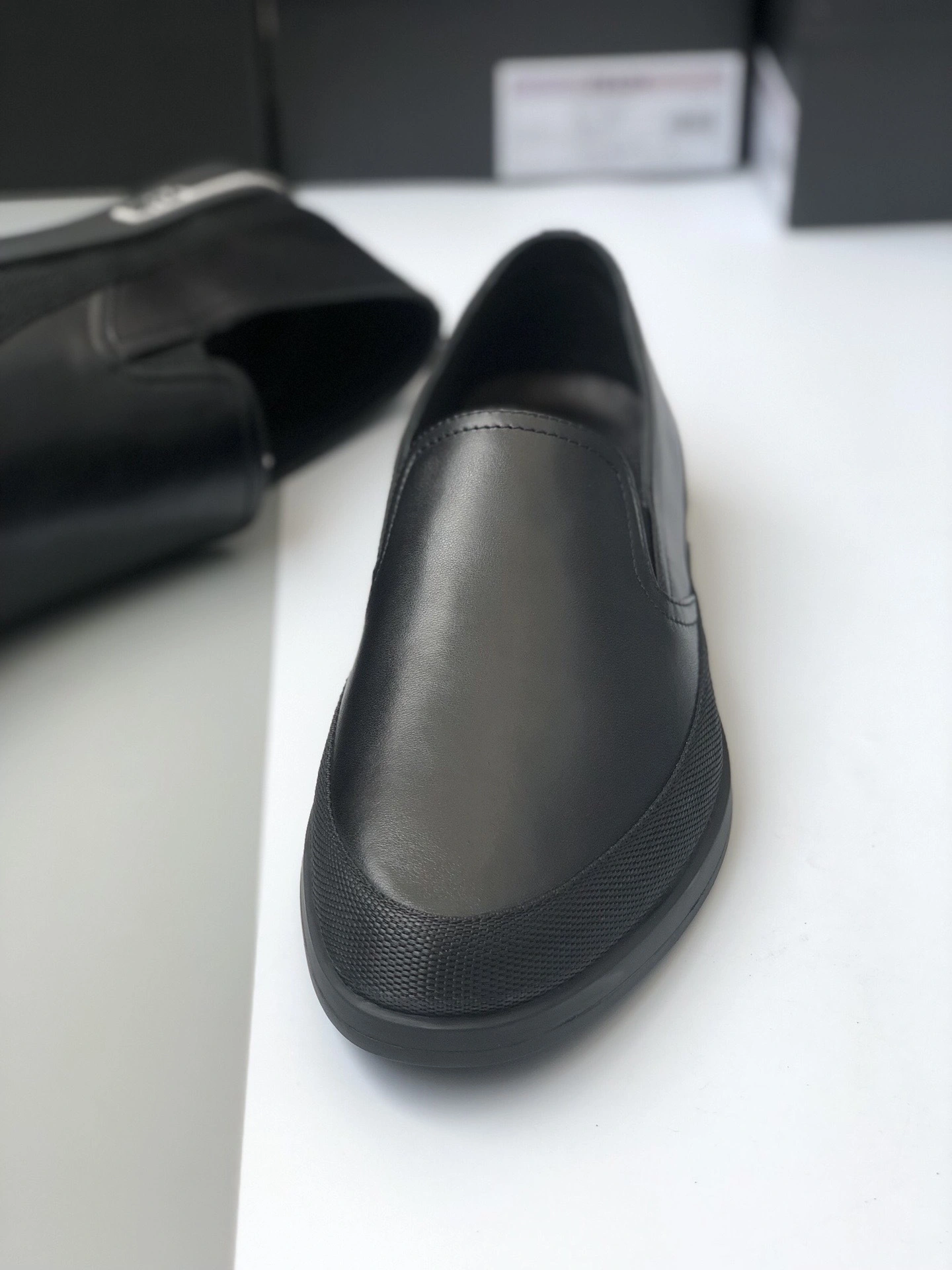 OOBB-Plume item:B-X185E2711