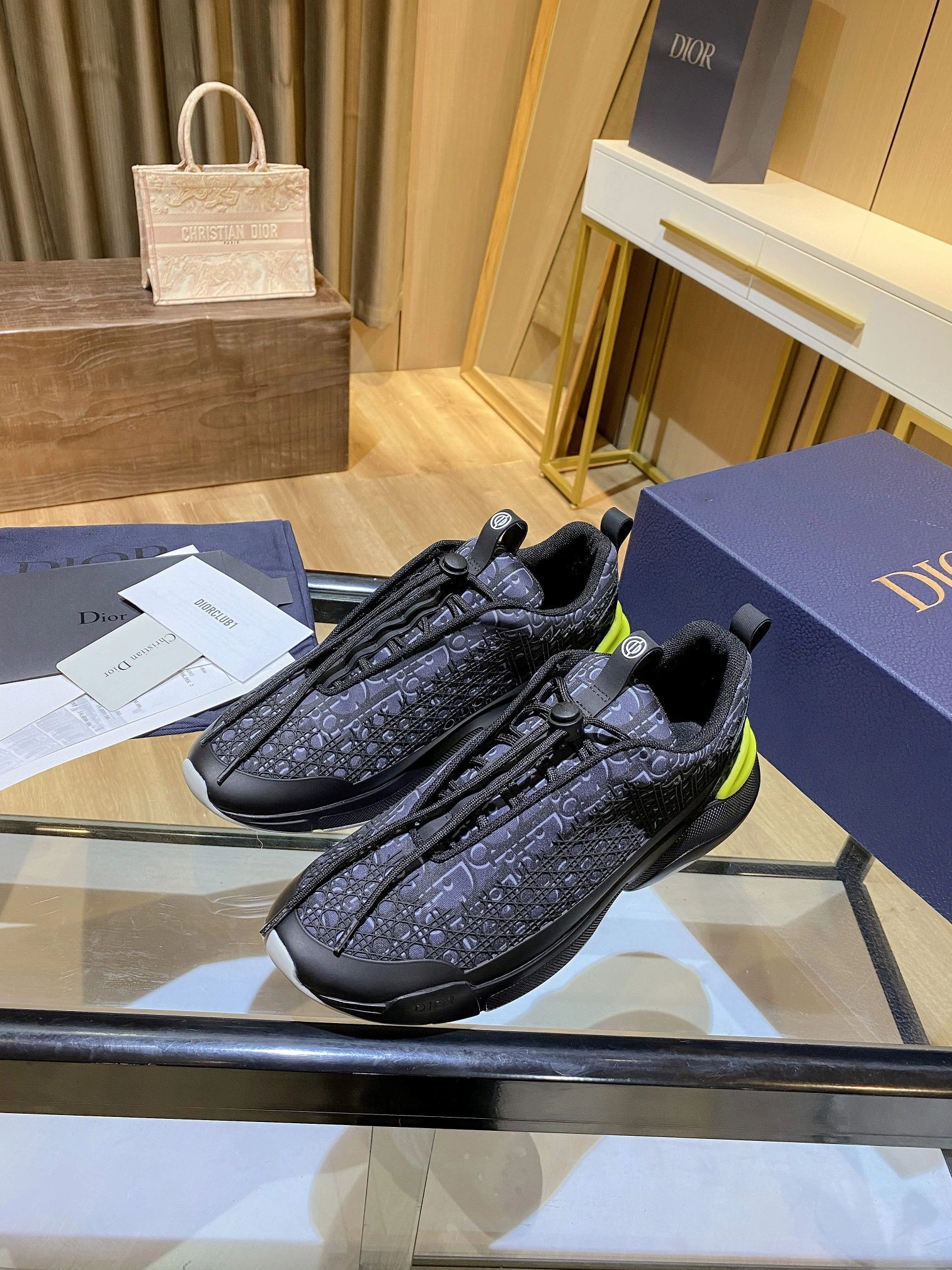 OOBB— item:C-X158B1612