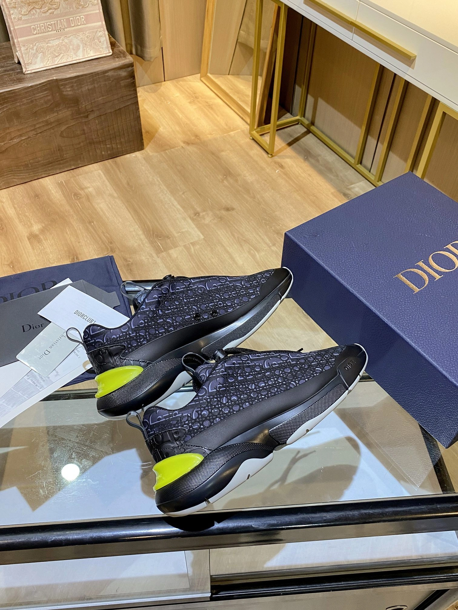 OOBB— item:C-X158B1612