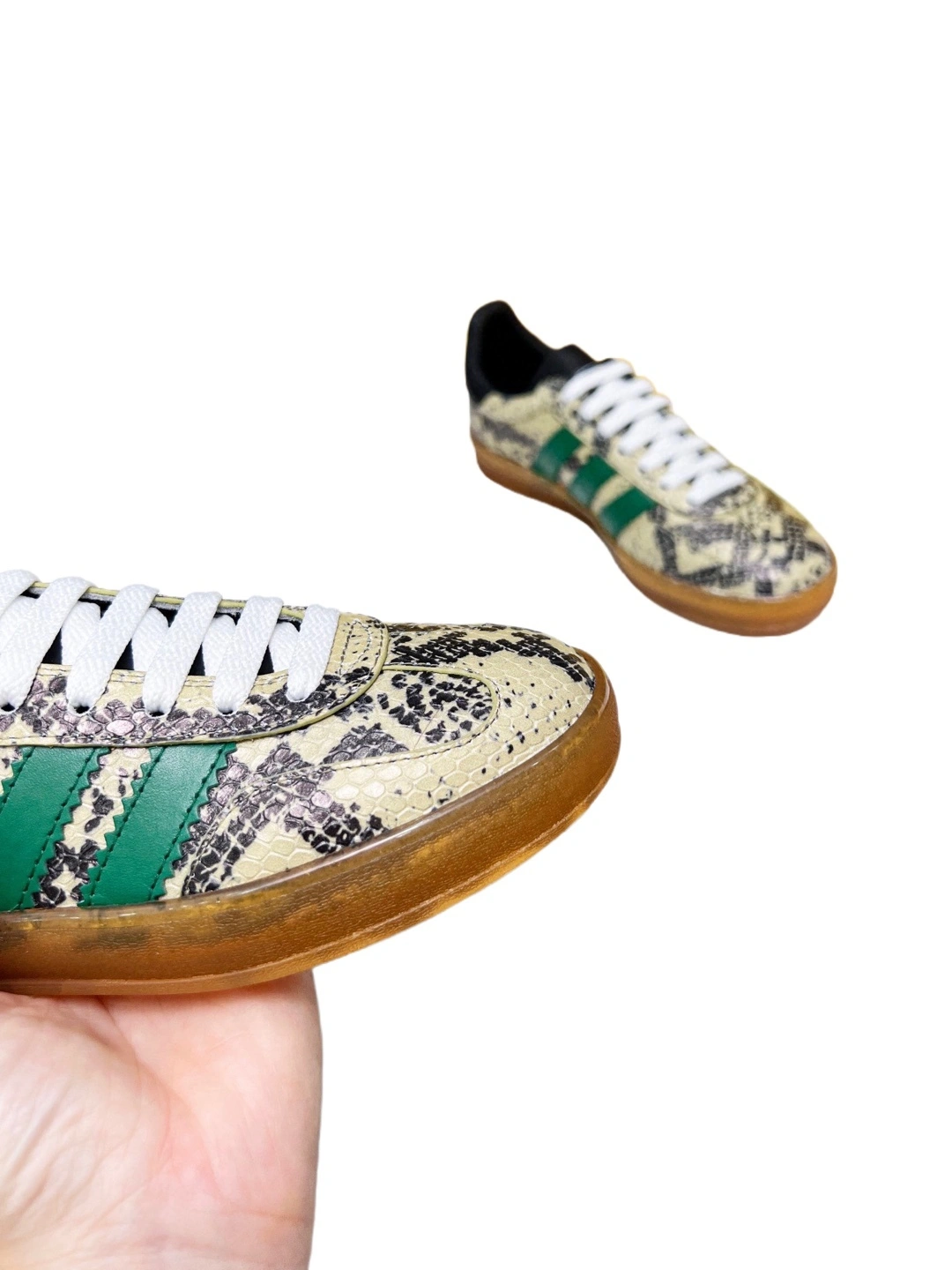 OOBB— originals Gazalle item:C-X158B1802